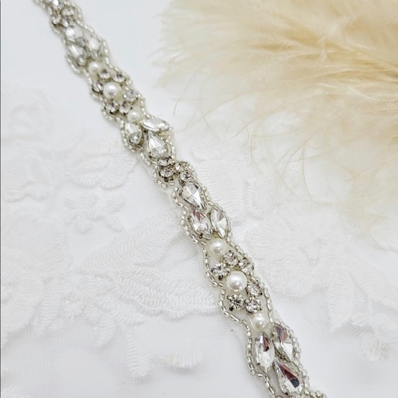 Stevie Earring with Rhinestones and Pearls - Picture 8 of 9